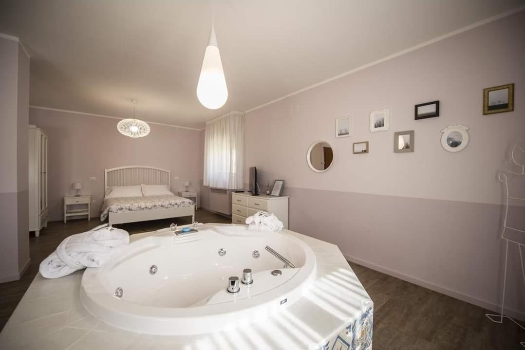Agri Rio Villa Rio Salso Di Tavullia ภายนอก รูปภาพ